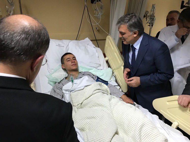 Abdullah Gül ve bakanlar yaralı askerleri yalnız bırakmadı - 17