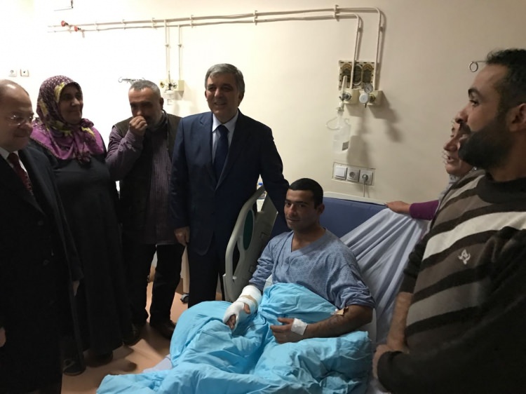 Abdullah Gül ve bakanlar yaralı askerleri yalnız bırakmadı - 19
