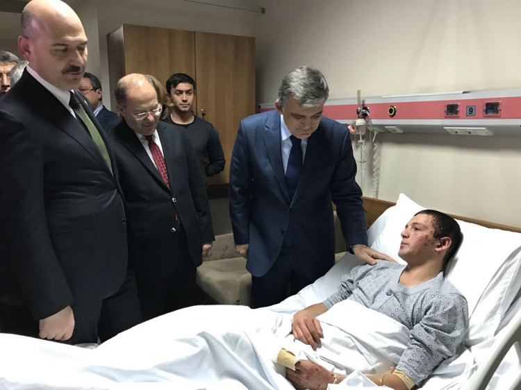 Abdullah Gül ve bakanlar yaralı askerleri yalnız bırakmadı - 24