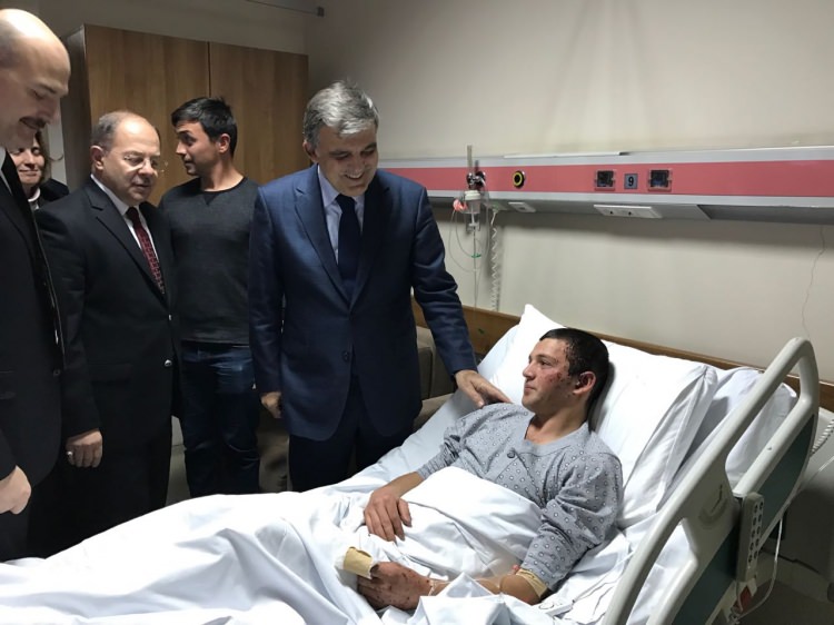 Abdullah Gül ve bakanlar yaralı askerleri yalnız bırakmadı - 22