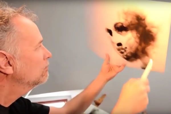 Ateşle resim çiziyor! - 1