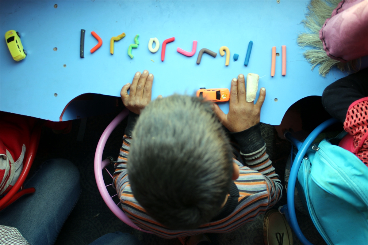 Suriye'de eğitim için yeni bir alternatif: 'Mobil okul' - 8