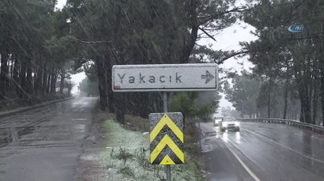 İştanbul'da beklenen yağış başladı! Bu saatlere dikkat! - 1