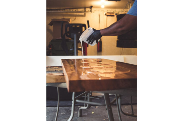 110 yıllık piyanoyu bakın neye dönüştürdü - 12