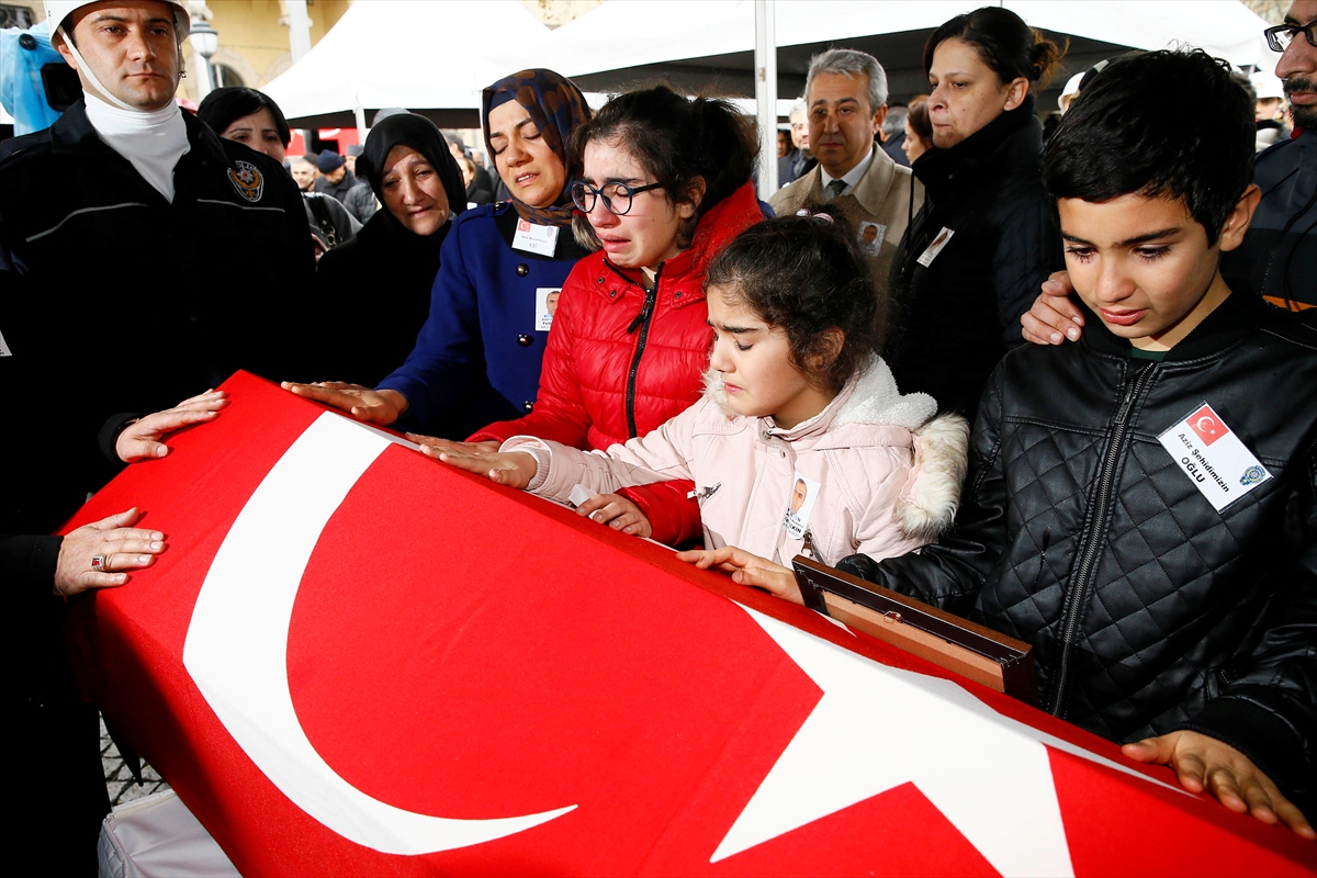 İzmir, şehit polis Fethi Sekin'i son yolculuğuna uğurladı - 6