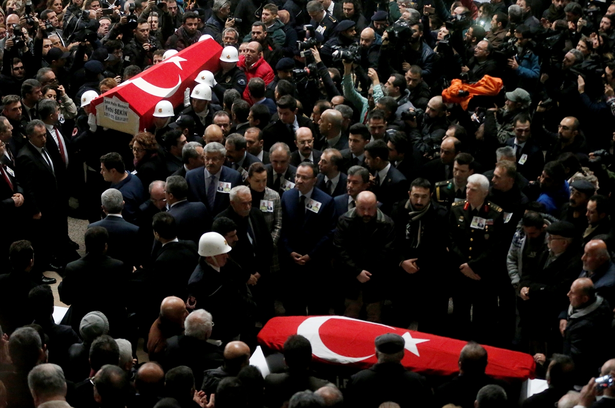 İzmir, şehit polis Fethi Sekin'i son yolculuğuna uğurladı - 4