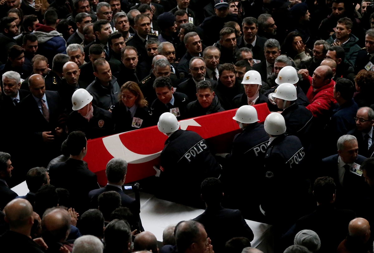 İzmir, şehit polis Fethi Sekin'i son yolculuğuna uğurladı - 5