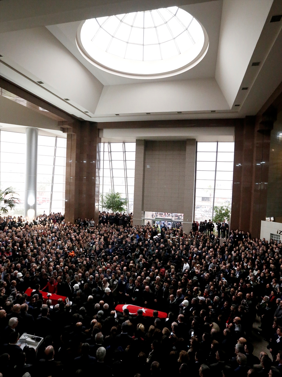 İzmir, şehit polis Fethi Sekin'i son yolculuğuna uğurladı - 8