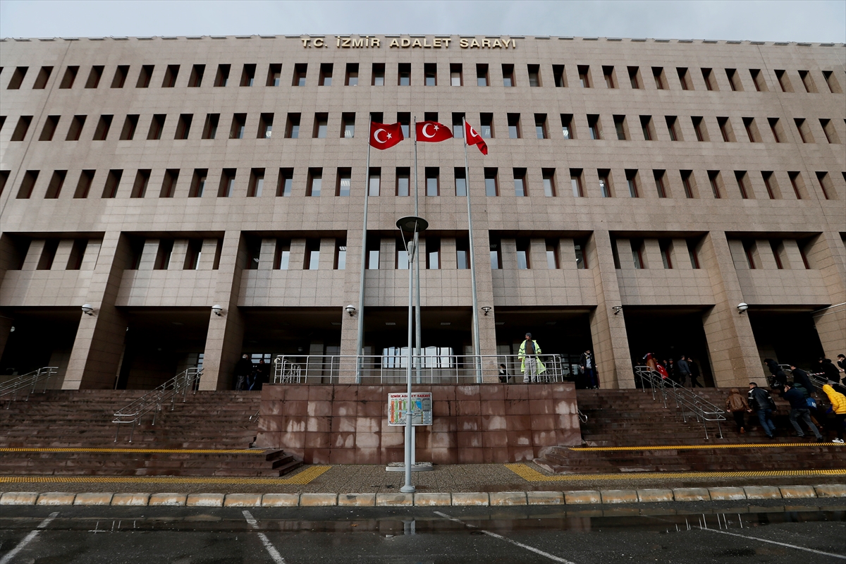 İzmir, şehit polis Fethi Sekin'i son yolculuğuna uğurladı - 9