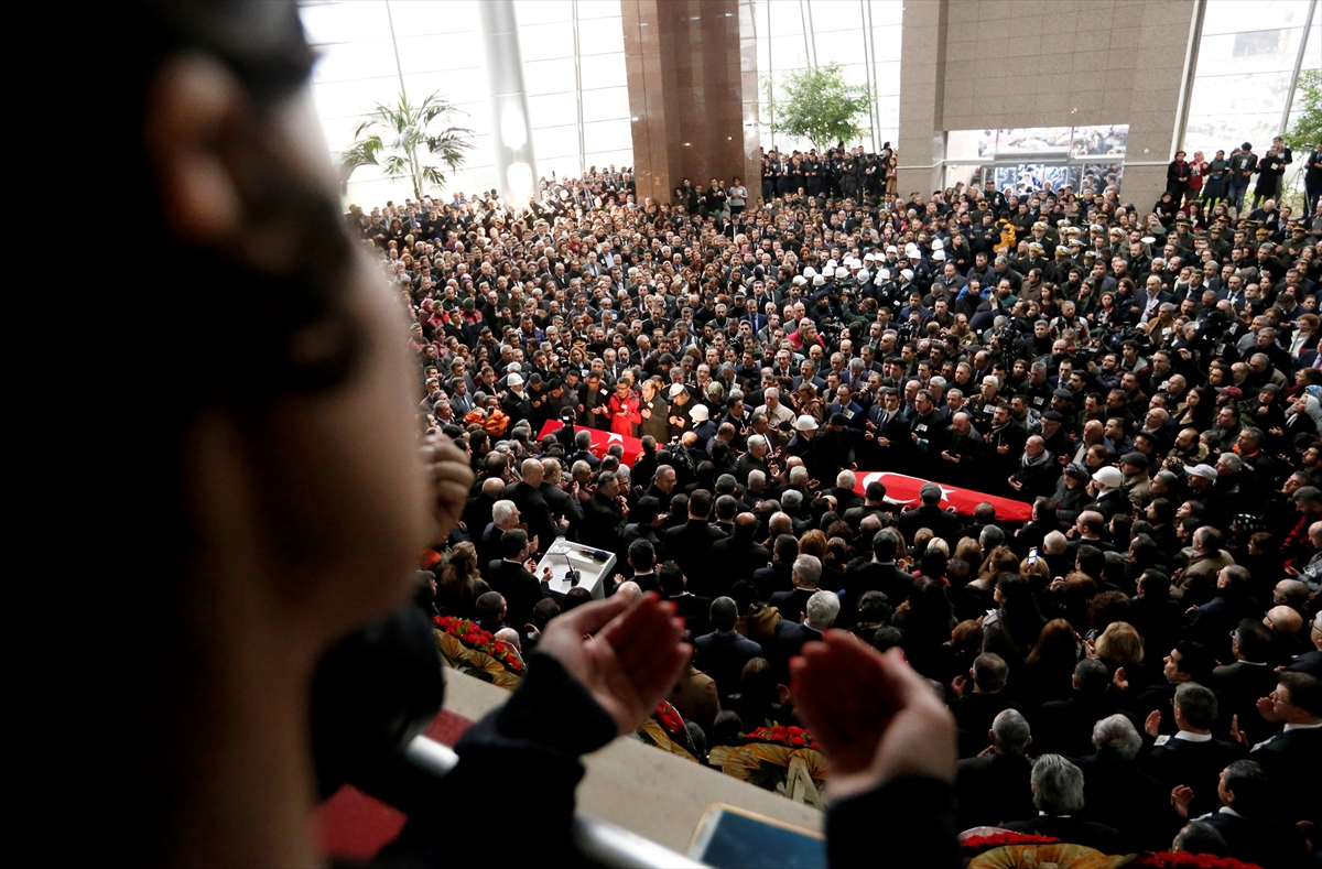 İzmir, şehit polis Fethi Sekin'i son yolculuğuna uğurladı - 15