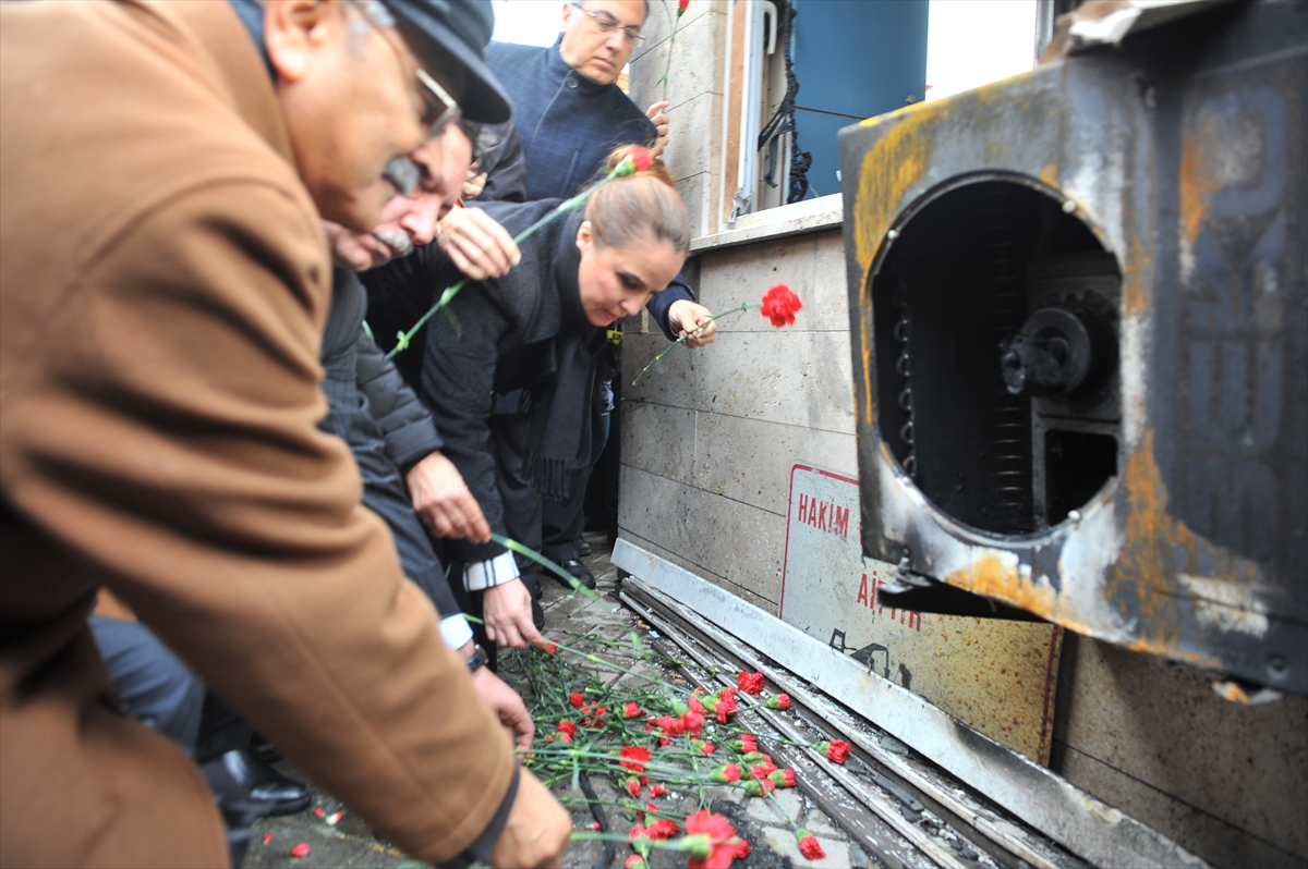 İzmir, şehit polis Fethi Sekin'i son yolculuğuna uğurladı - 17