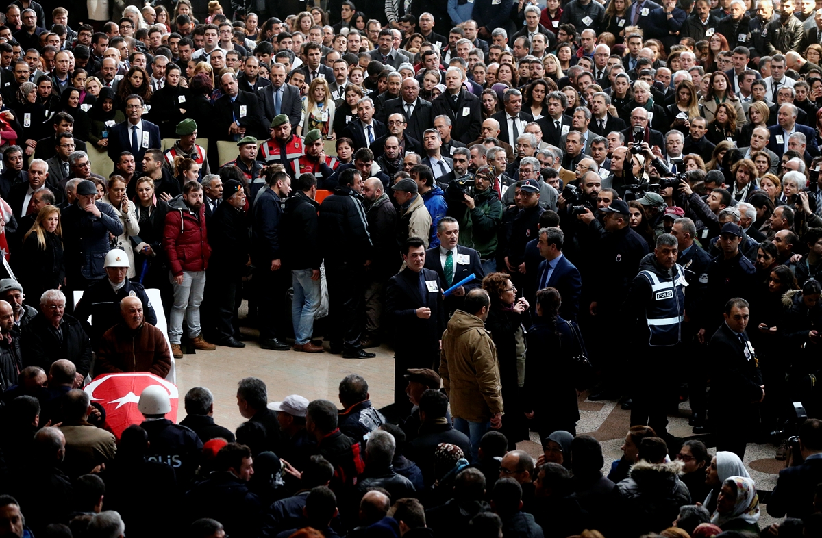 İzmir, şehit polis Fethi Sekin'i son yolculuğuna uğurladı - 19