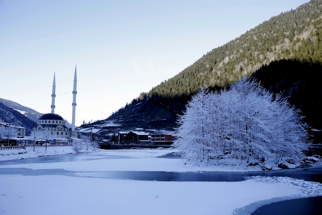 Uzungöl kışın da misafirlerini bekliyor - 334