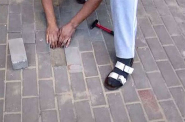 Rusya'da akılalmaz olay! Kaldırım taşlarını sökünce... - 4