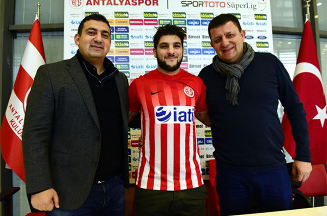 Başakşehir, dünyaca ünlü yıldıza imza attırdı! - 17