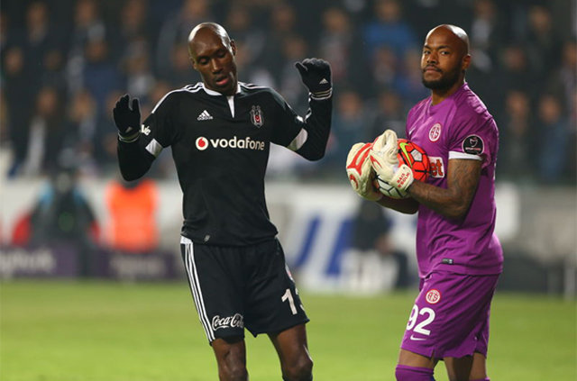 Başakşehir, dünyaca ünlü yıldıza imza attırdı! - 18