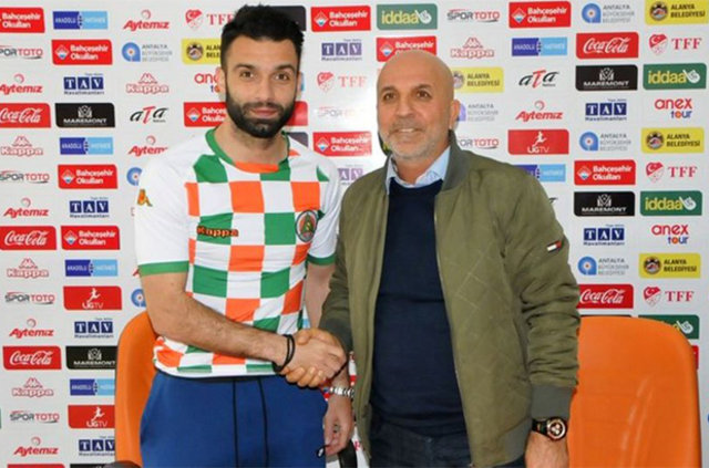 Başakşehir, dünyaca ünlü yıldıza imza attırdı! - 23