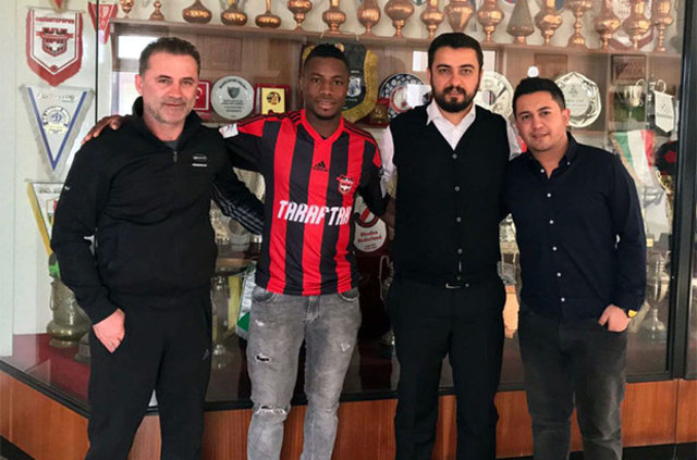 Başakşehir, dünyaca ünlü yıldıza imza attırdı! - 34