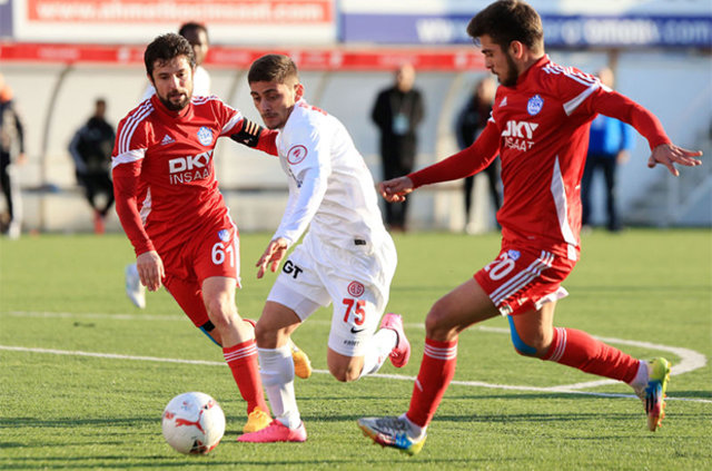 Başakşehir, dünyaca ünlü yıldıza imza attırdı! - 32