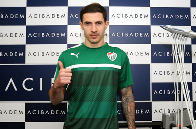 Başakşehir, dünyaca ünlü yıldıza imza attırdı! - 39