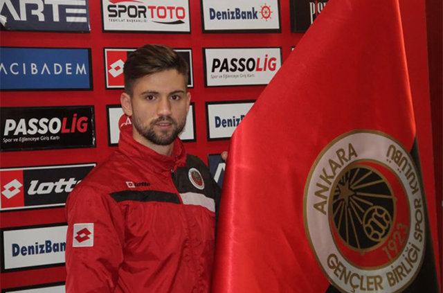 Başakşehir, dünyaca ünlü yıldıza imza attırdı! - 38