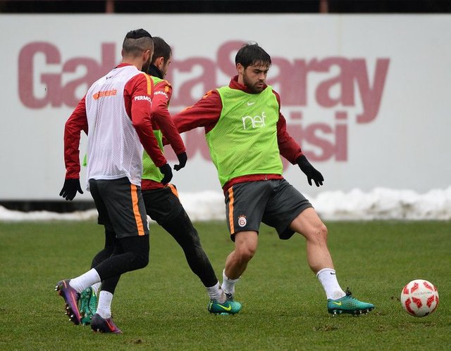 Başakşehir, dünyaca ünlü yıldıza imza attırdı! - 47