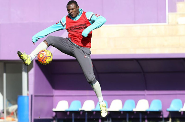 Başakşehir, dünyaca ünlü yıldıza imza attırdı! - 57