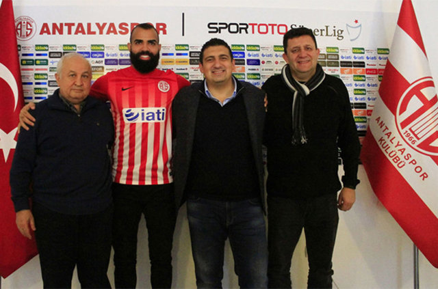 Başakşehir, dünyaca ünlü yıldıza imza attırdı! - 59