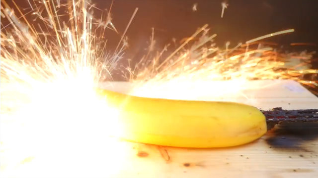 Maytap geçirdiği şeyleri ateşe verdi! - 29