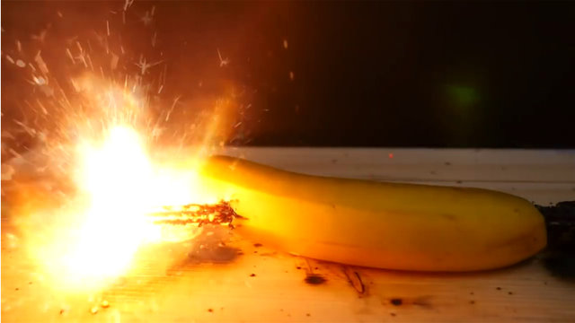 Maytap geçirdiği şeyleri ateşe verdi! - 30