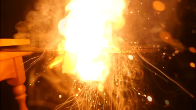 Maytap geçirdiği şeyleri ateşe verdi! - 37