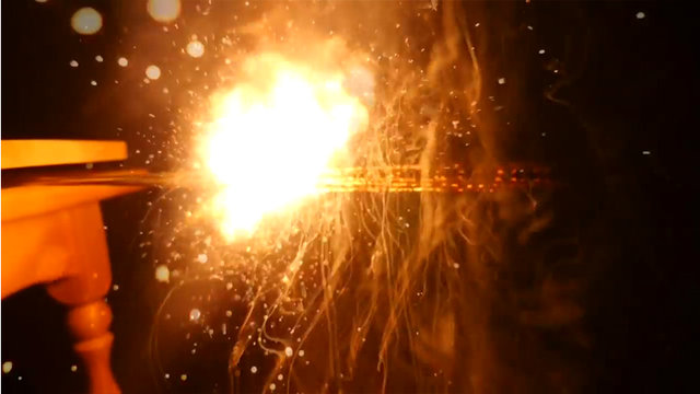 Maytap geçirdiği şeyleri ateşe verdi! - 38