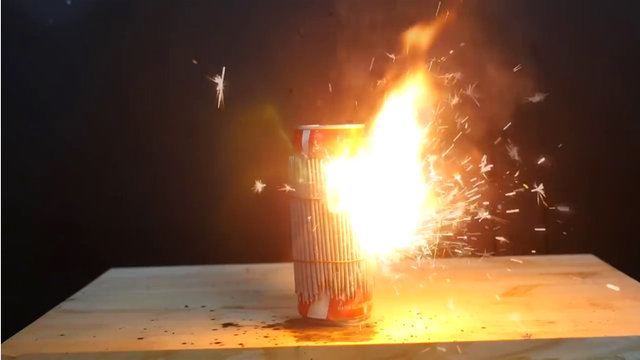 Maytap geçirdiği şeyleri ateşe verdi! - 45