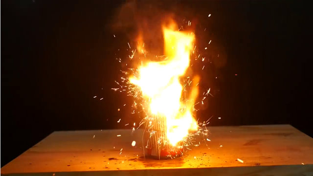 Maytap geçirdiği şeyleri ateşe verdi! - 46