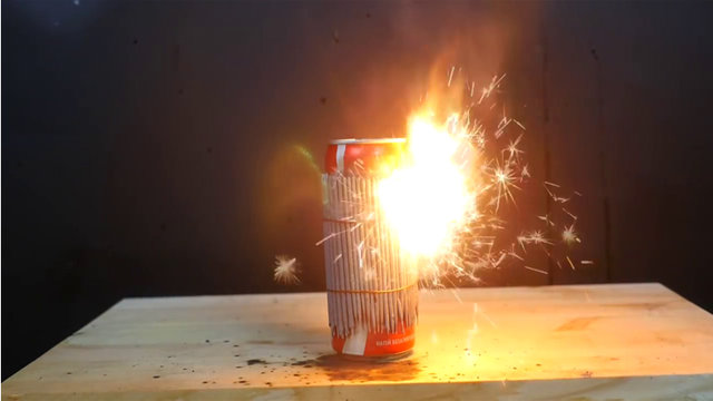 Maytap geçirdiği şeyleri ateşe verdi! - 44