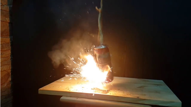 Maytap geçirdiği şeyleri ateşe verdi! - 50