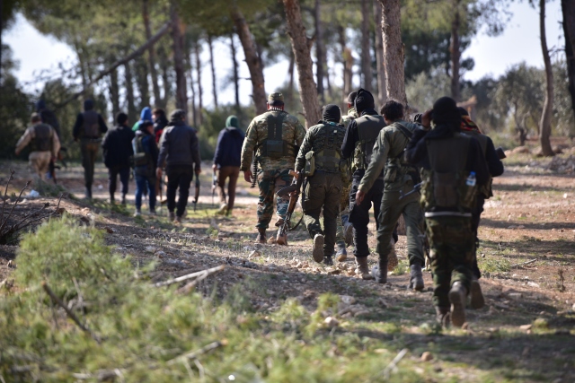 Muhalifler sivillere sığınak oldu - 34