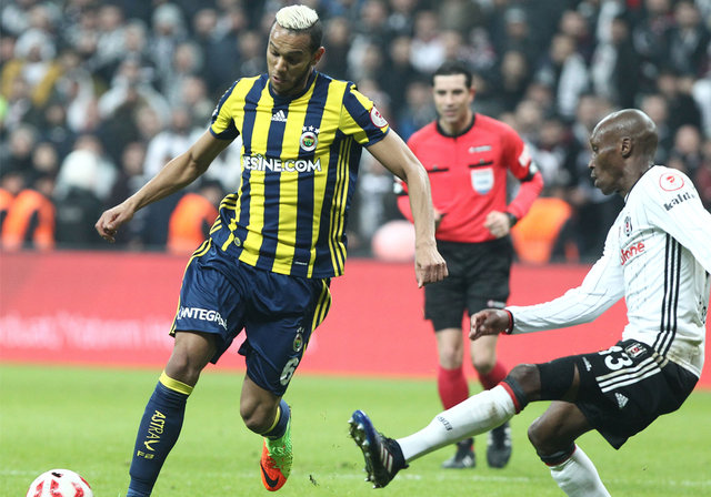 Derbiye bilet bulamadılar, gece tırmanıp stada girdiler! - 4