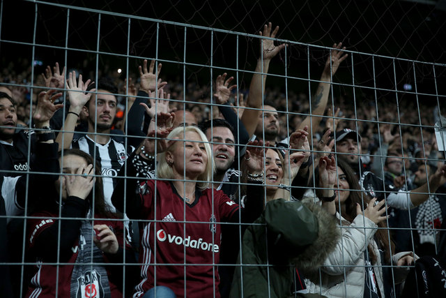Derbiye bilet bulamadılar, gece tırmanıp stada girdiler! - 10