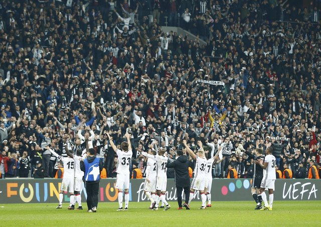 Derbiye bilet bulamadılar, gece tırmanıp stada girdiler! - 9