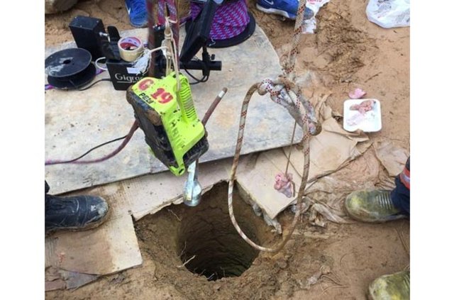 Beykoz'da kuyuya düşen köpek böyle kurtarıldı - 11