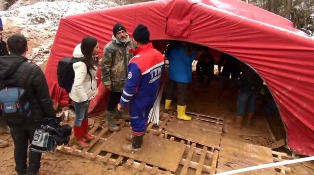 Beykoz'da kuyuya düşen köpek böyle kurtarıldı - 9