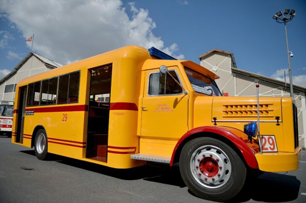 Nostalji otobüsleri İstanbul sokaklarında - 1