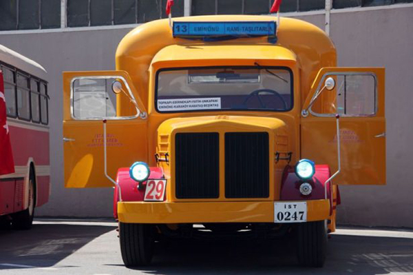 Nostalji otobüsleri İstanbul sokaklarında - 9