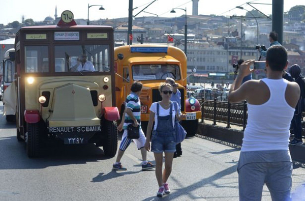Nostalji otobüsleri İstanbul sokaklarında - 12