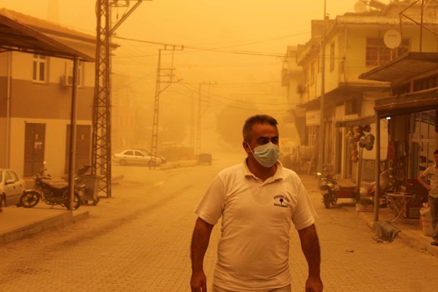 Hatay ve Gaziantep sarıya büründü - 2