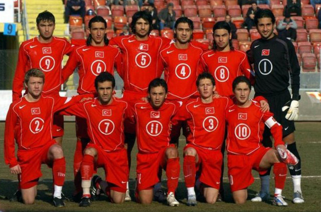 Ünlü futbolcuların eski halleri - 8