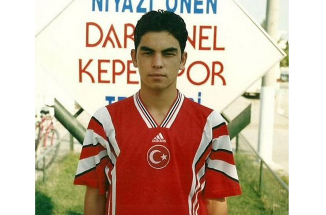 Ünlü futbolcuların eski halleri - 14