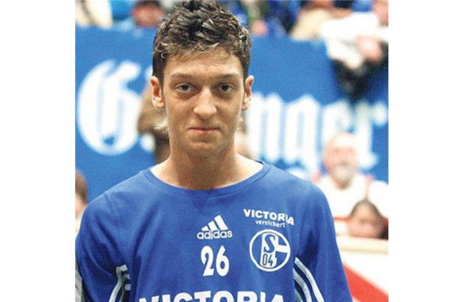 Ünlü futbolcuların eski halleri - 47