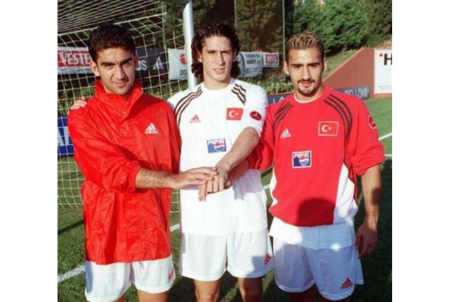 Ünlü futbolcuların eski halleri - 63